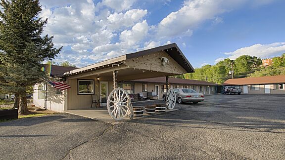 Visit Pinedale The Wagon Wheel Motel 1